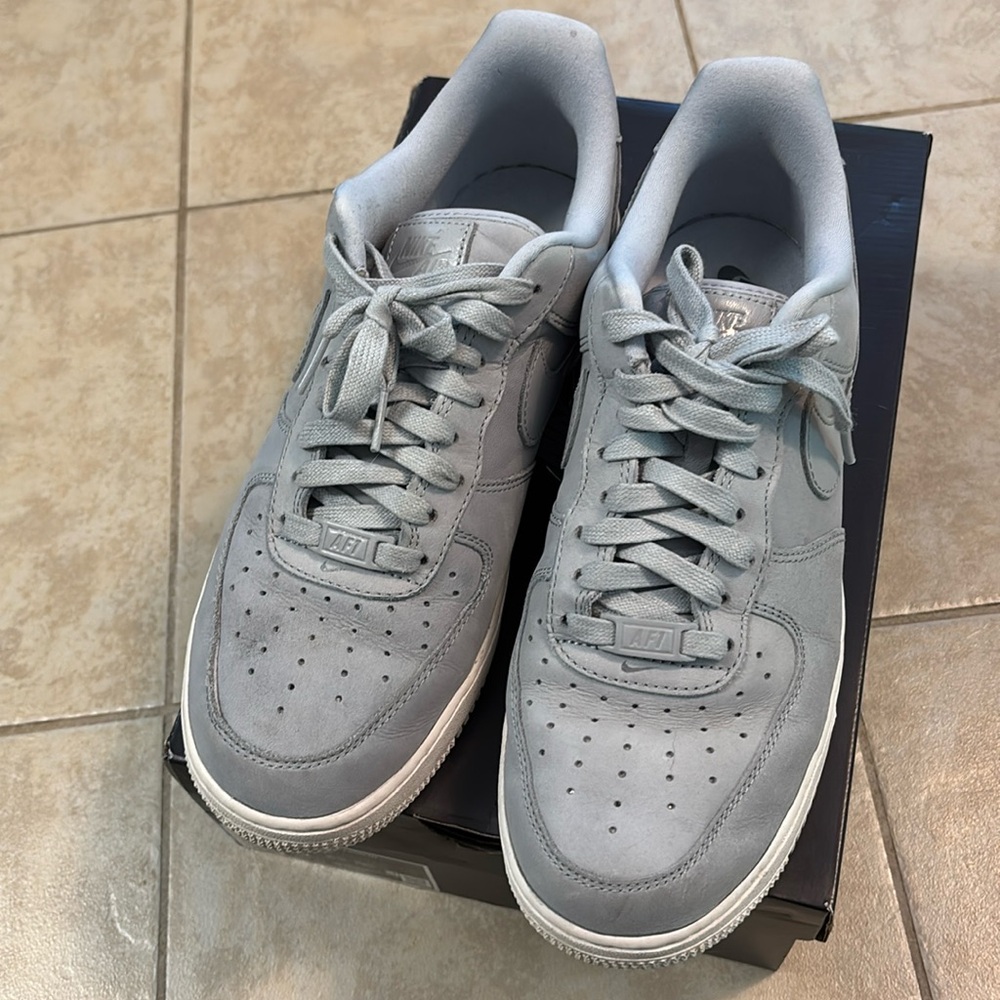 Women’s Air Force 1 PRM MF size 11